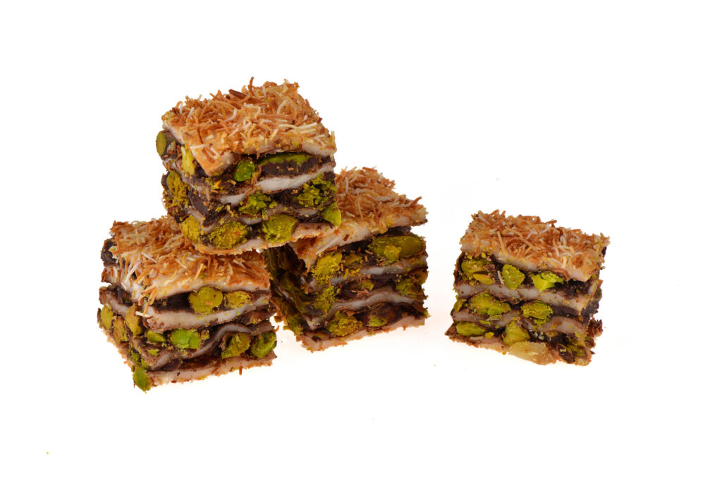 Kadayıf Kaplı Fıstıklı Baklava Lokum