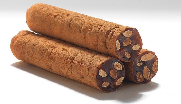 Tarçın Kaplı Bademli Halep Sucuk