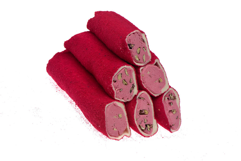 Kırmızı Velvet Kaplı Çilekli Kremalı Sarma Lokum