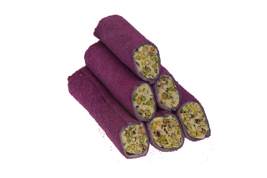 Mor Velvet Kaplı Fıstık Kremalı Sarma Lokum